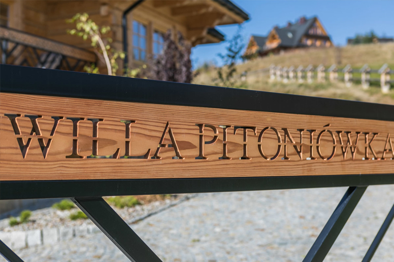 widok na tatry i Giewont z Willa Pitoniówka